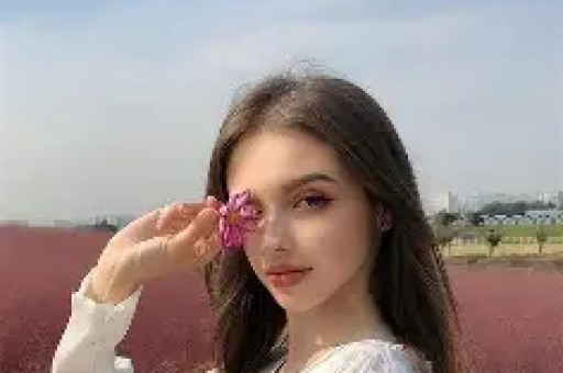 曝知名网红塌房！表面立爱国人设疯狂捞金背地砸6百万移民法国