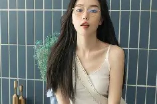一夜塌房！圈内女星深夜爆料陈小春过往被扒 好男人形象彻底翻车